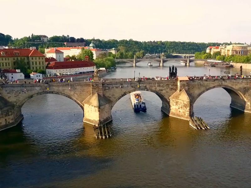 Simbol Praga i najposećeniji most